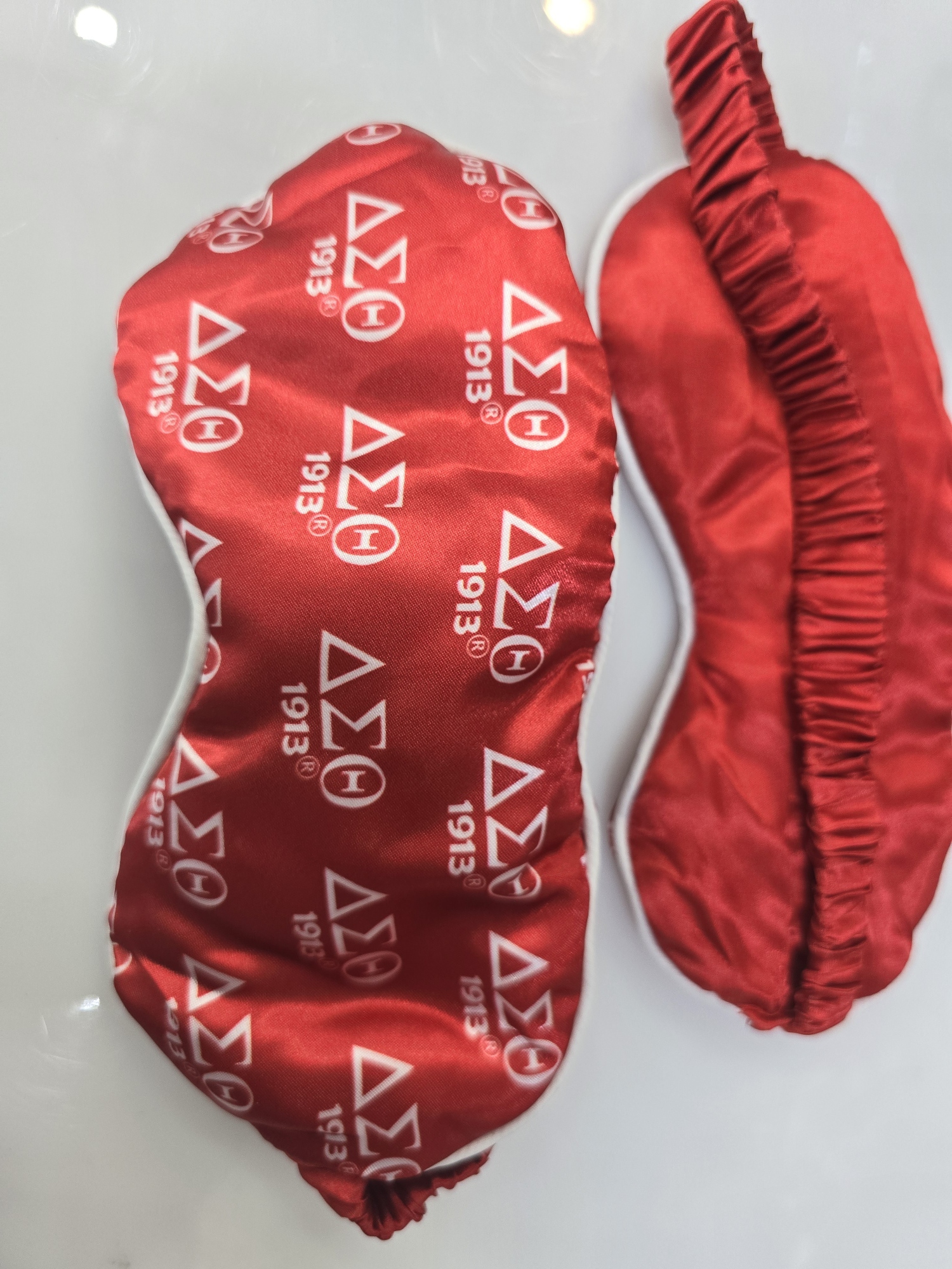 Eye cover Delta red