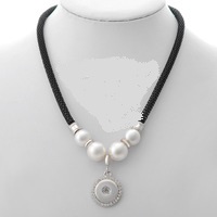 Necklace pearl 1